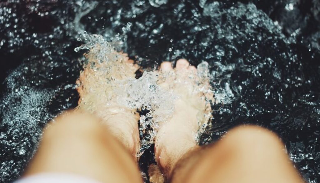 Mit diesem selbst gemachten Detox Fußbad entgiftest du deinen Körper effektiv